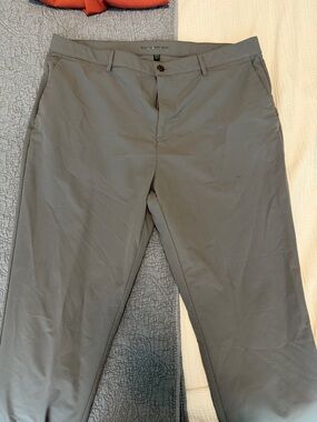 Banana Republic Men's Charcoal Gray Chino Pants